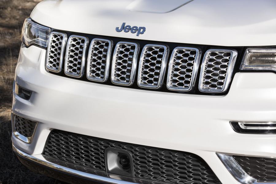Детали экстерьера Jeep Grand Cherokee Summit (WK2) 2016 года  (фото 5 из 18)